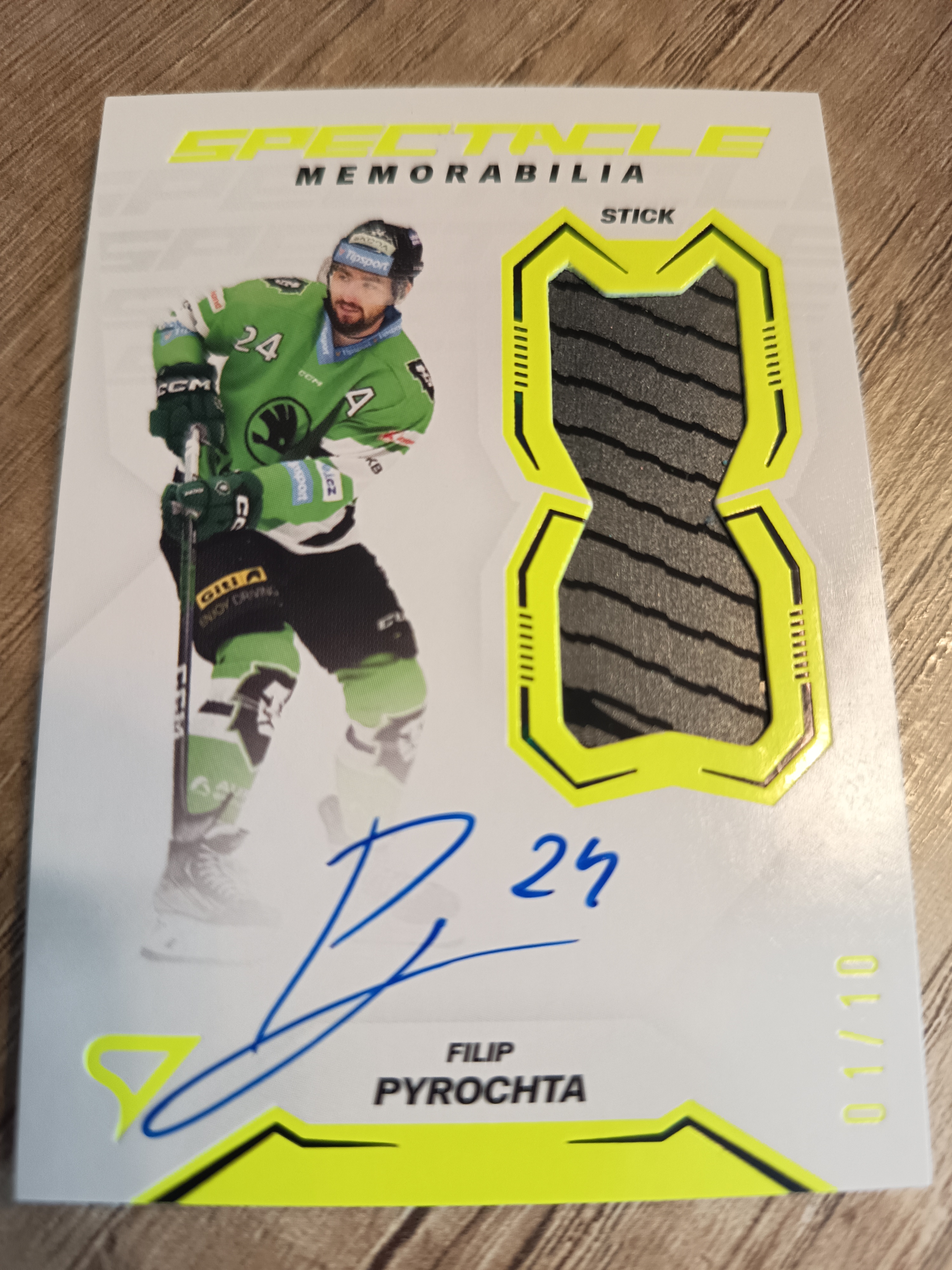 Spectacle Memorabilia Neon Yellow Auto xx/10
