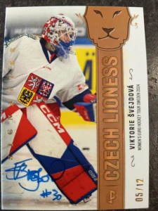 Viktorie Švejdová Czech lioness signature 05/12
